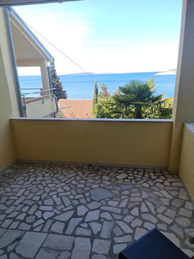 Apartments Pinezić Martinšćica Exterior foto