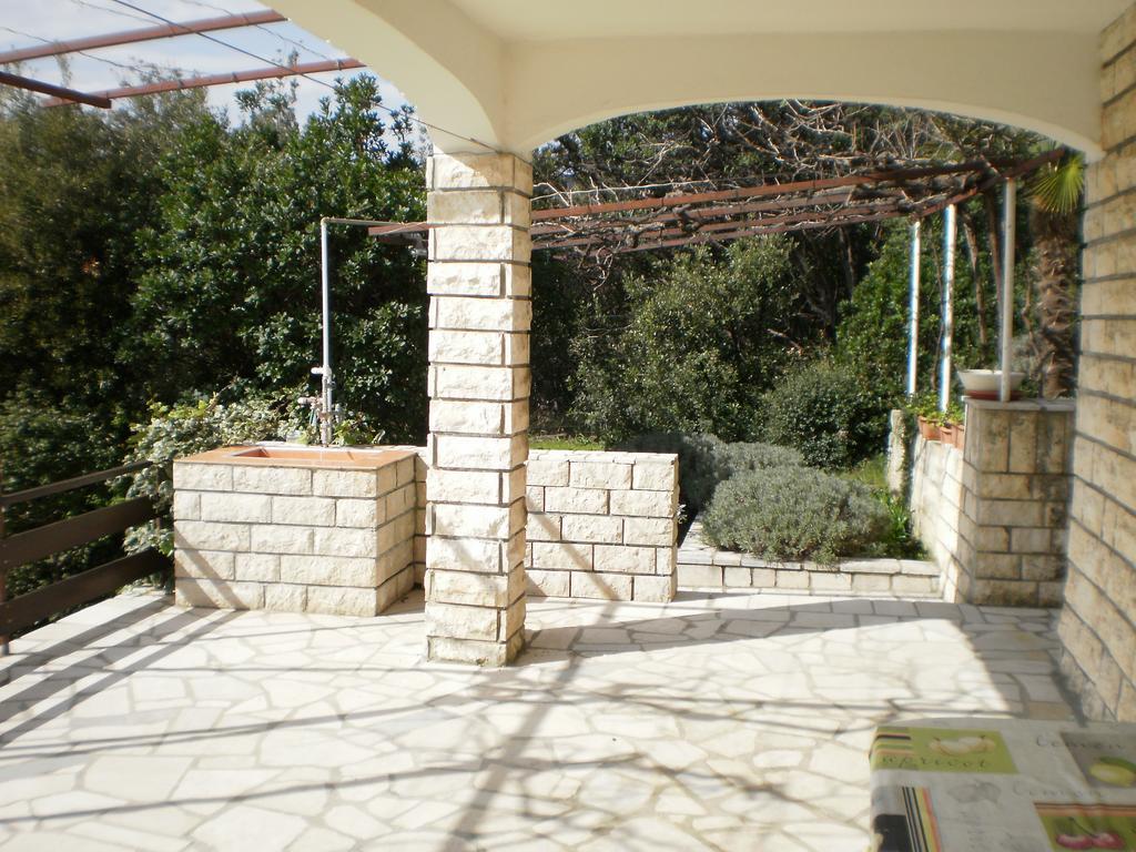 Apartments Pinezić Martinšćica Exterior foto