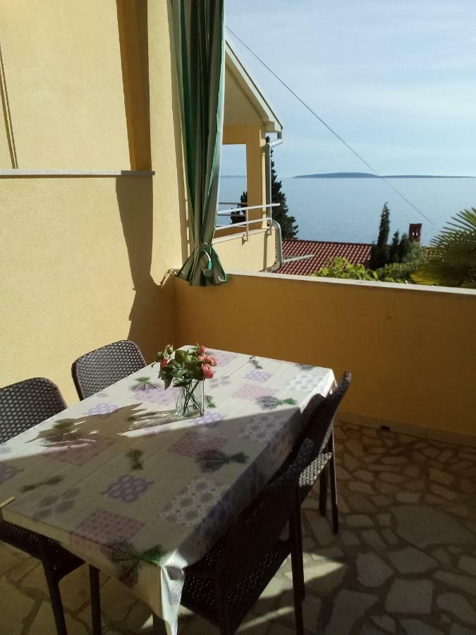 Apartments Pinezić Martinšćica Exterior foto